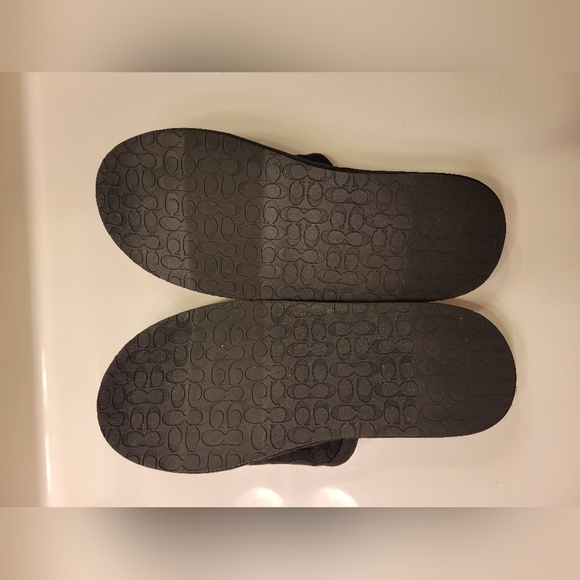 Like New Mens 10, Coach Black Signature Canvas Slippers - Picture 2 of 3